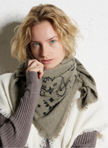 Kujten The Hachiko Scarf