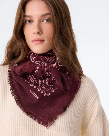 Hachiko Scarf in Bordeaux by Kujten