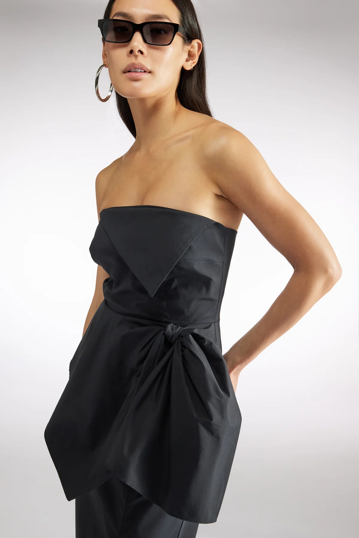 Strapless dress with bow
